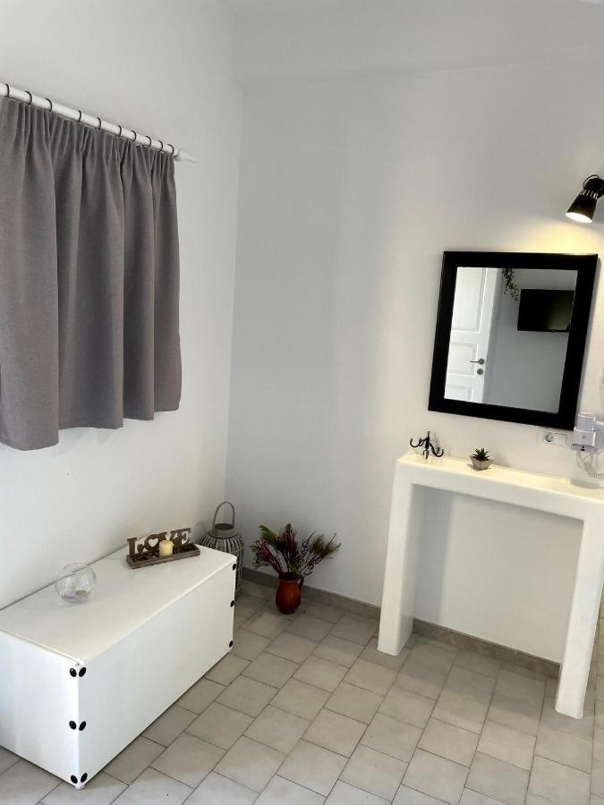 Sabbia Calda Apartments Períssa Eksteriør bilde
